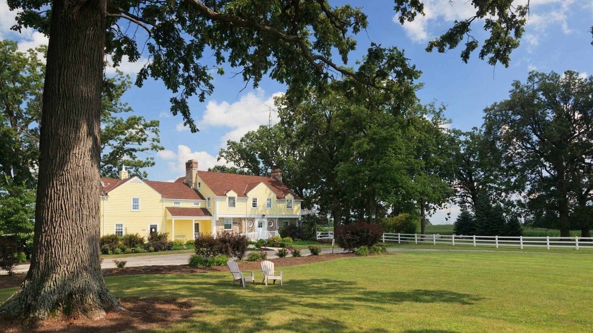 Bucyrus Bed & Breakfast | Charming B&B - Easy to Find, Hard to Leave!