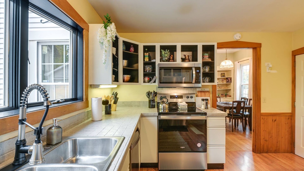 Bangor House | Charming Bangor Home w/Deck < 1 Mi to Downtown