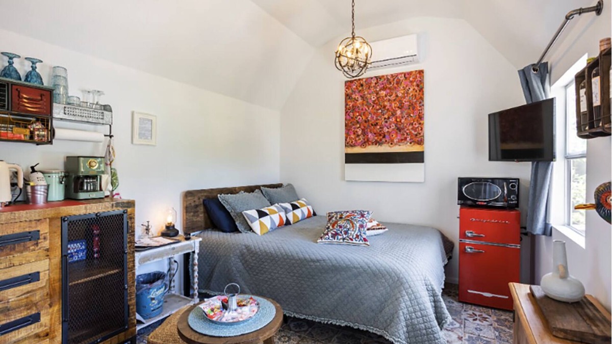 Greater Palm River Point CDC House | Charming Barn in Tampa, heated Pool, CLOTHING OPTIONAL