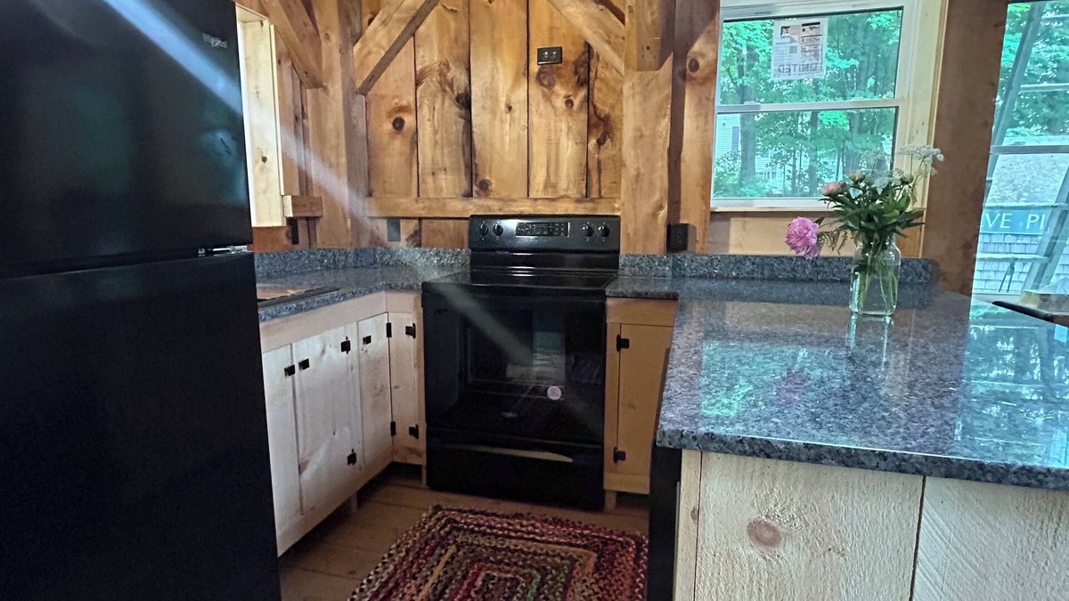 Peterborough House | Charming barn studio apt, in lovely Peterborough NH overlooking the downtown.