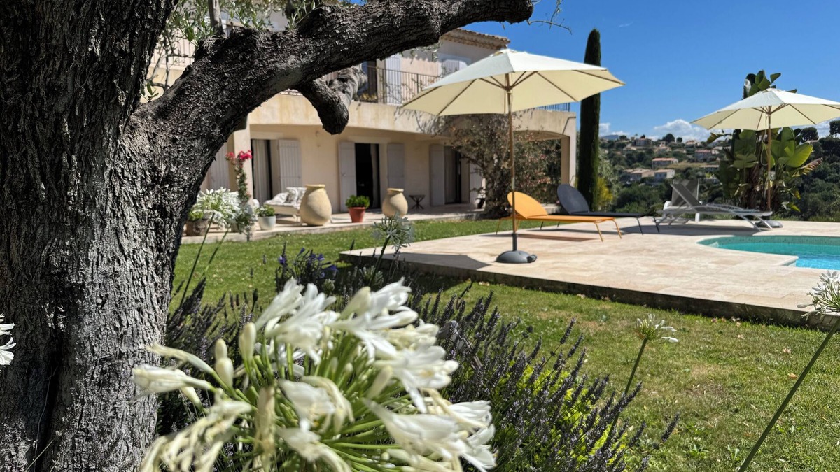 La Gaude House | CHARMING BASTIDE IN THE HEART OF LAVENDER AND OLIVE GROVES