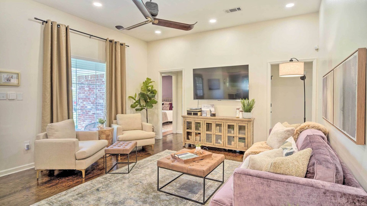 Highlands - Perkins House | Charming Baton Rouge Retreat ~ 3 Mi to LSU!