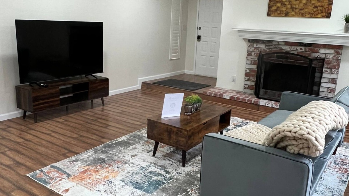 Benicia Villa | Charming Bay Area in Benicia: Nature & City Life