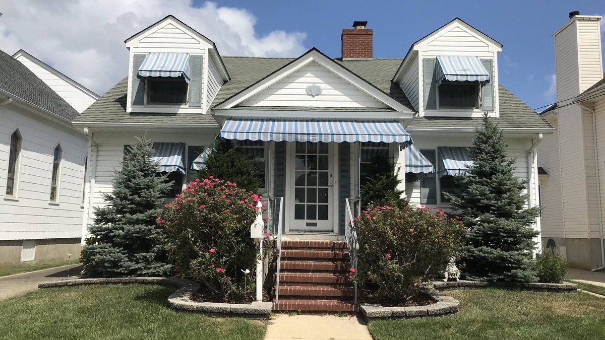 Avon House | Charming Bay Head House.