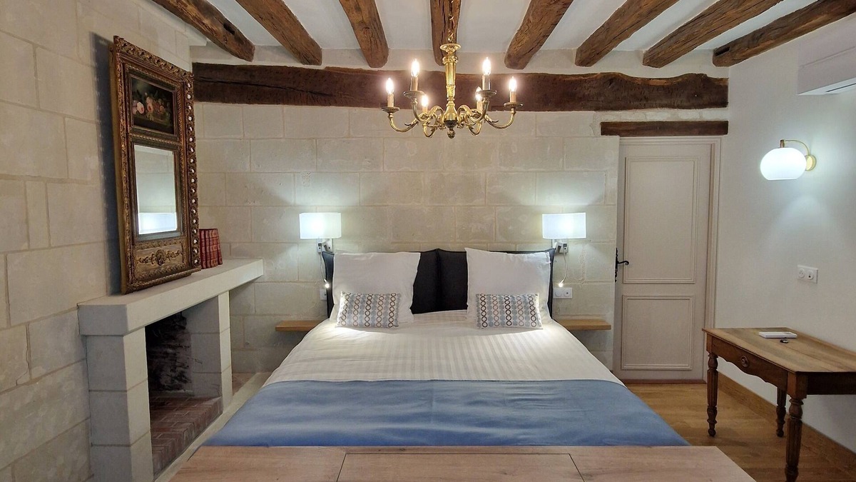 Fontevraud-l'Abbaye Bed & Breakfast | Charming bed and breakfast in a 19th-century house,