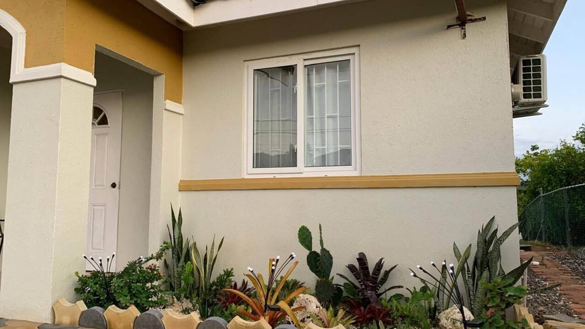Arvonia Bed & Breakfast | Charming bed & breakfast in lovely St. Elizabeth Parish with AC