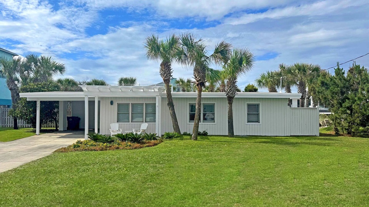 Villa Segunda House | Charming Beach Bungalow Steps to Beautiful Gulf of Mexico & Sugar White Sand