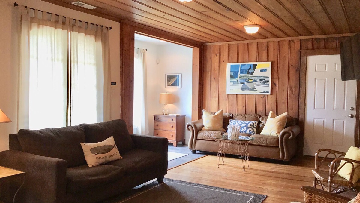 Northeast Virginia Beach Cottage | Charming Beach Cottage Only 100 yds from the beach