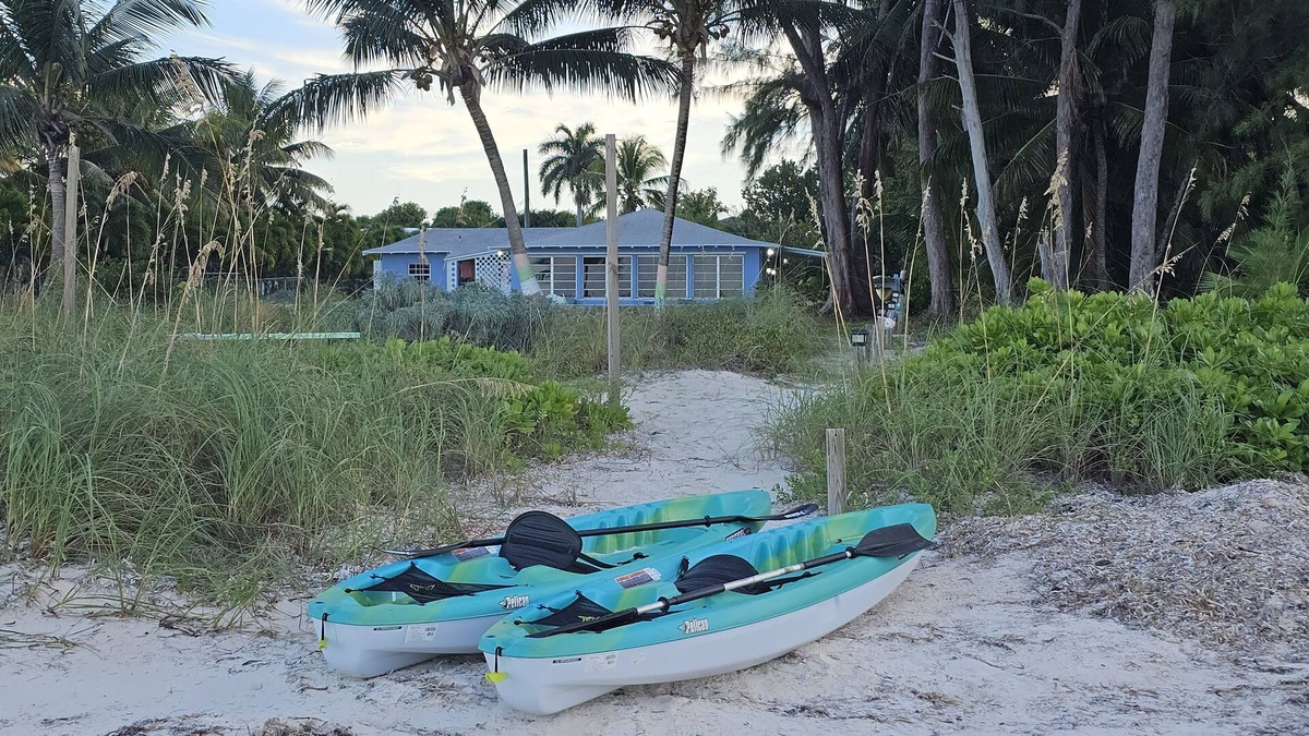 Spanish Wells House | Charming beach cottage on spectacular beachfront with panoramic ocean views