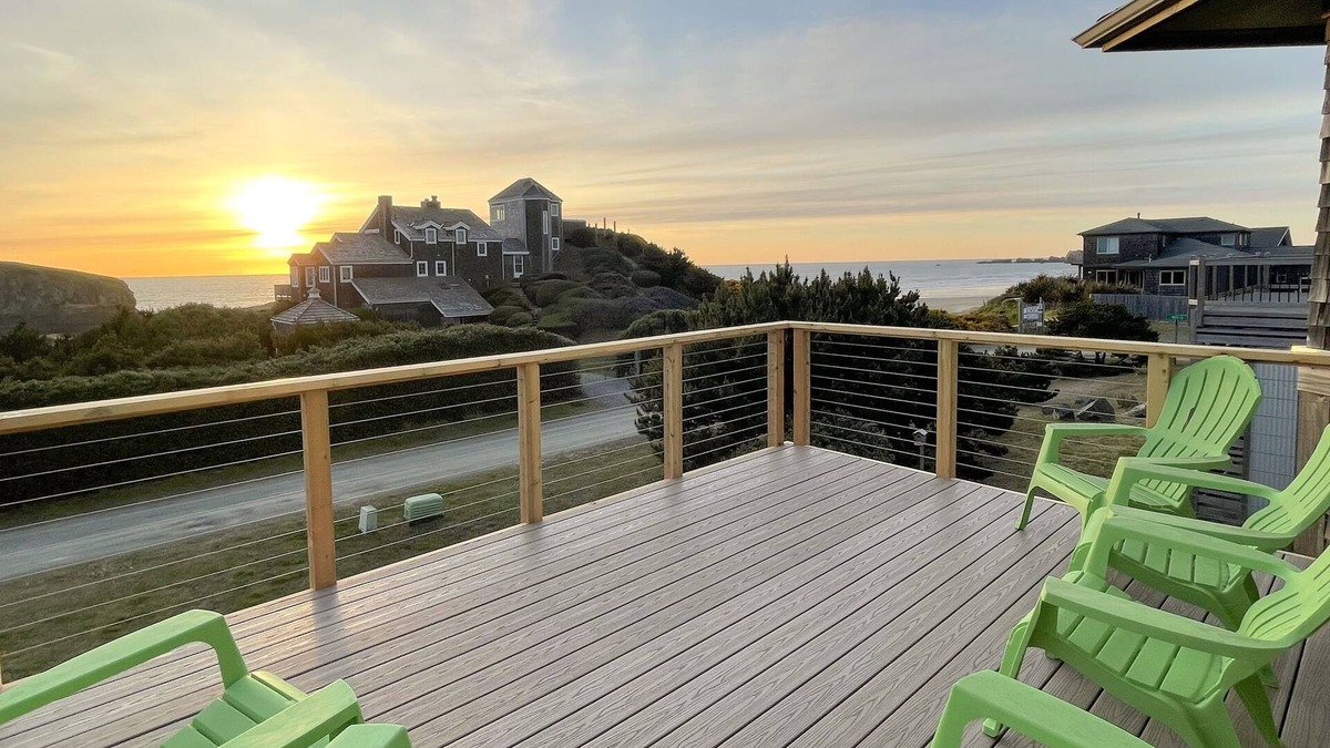 Bandon House | CHARMING Beach House – Stunning Views of the Sea & SO PEACEFUL!