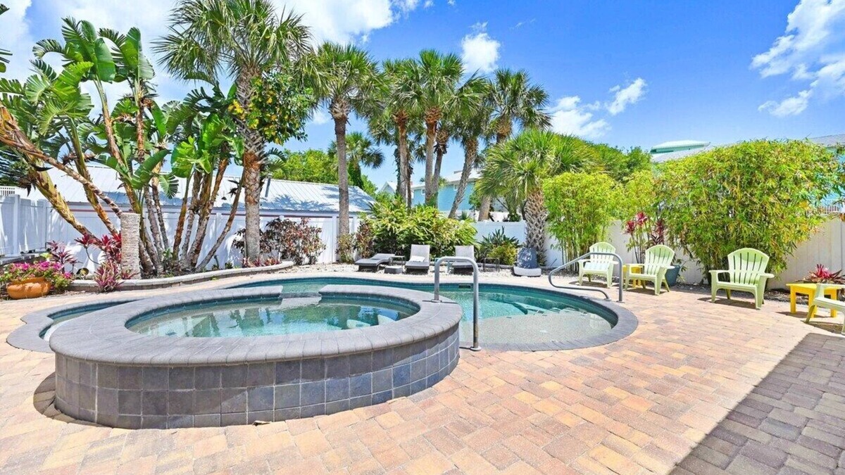 Horton Shores Apartment | Charming Beachside Studio w/Pool, Hot Tub, Walk to Flagler Ave & Beach