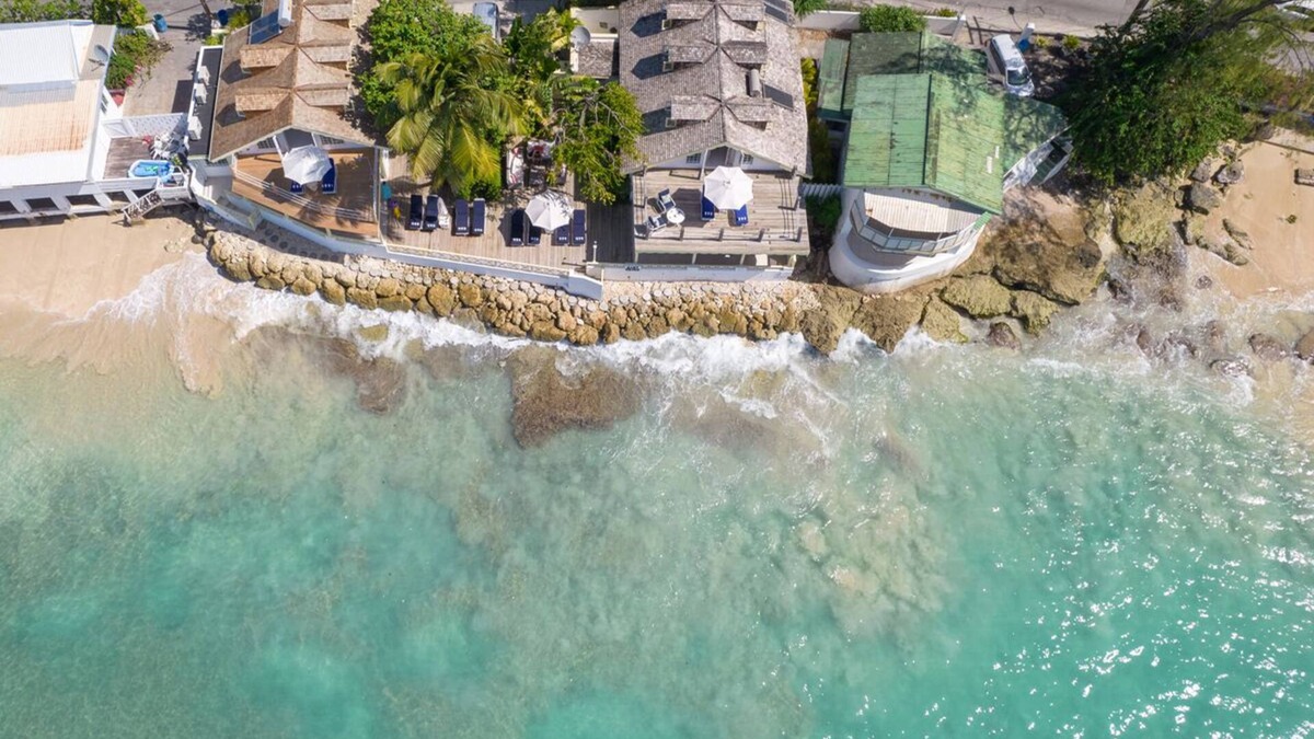 Mullins Villa | Charming Beachfront Villa - Sunset Reach (2 bed)