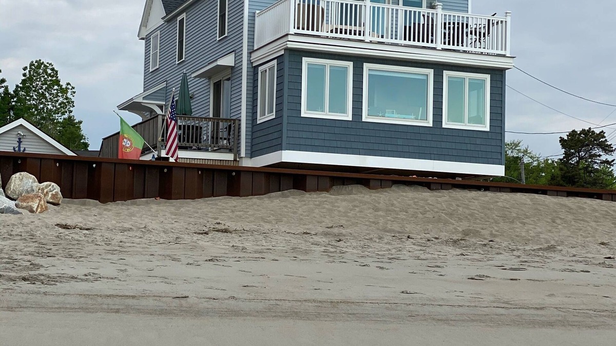 Camp Ellis House | Charming Beachfront House