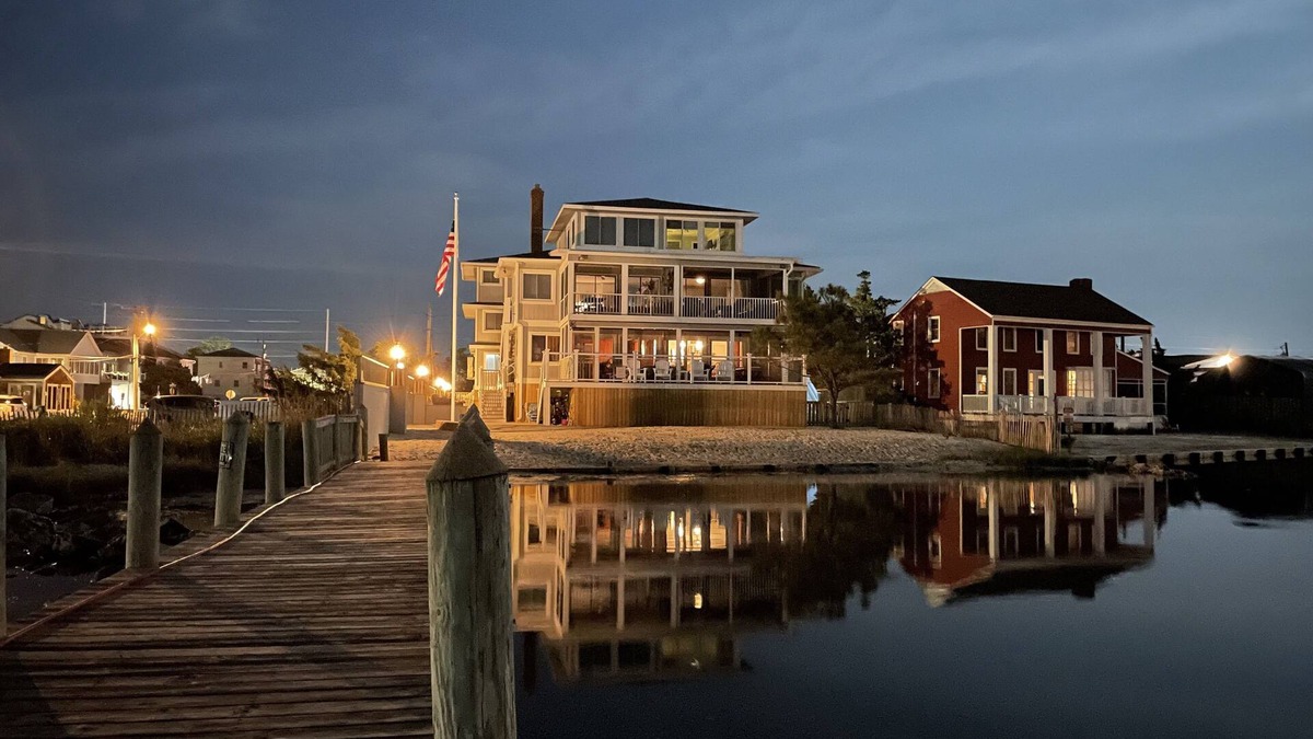Dewey Beach House | Charming Beachfront Townhome-Screen Porch-Sundeck-Beach and 4 Parking Spots!