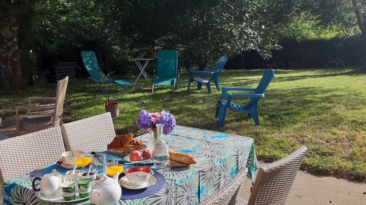 Saint-Guyomard Bed & Breakfast | Charming bed and breakfast 20 minutes from the Golfe du Morbihan+possibility of adjoining room