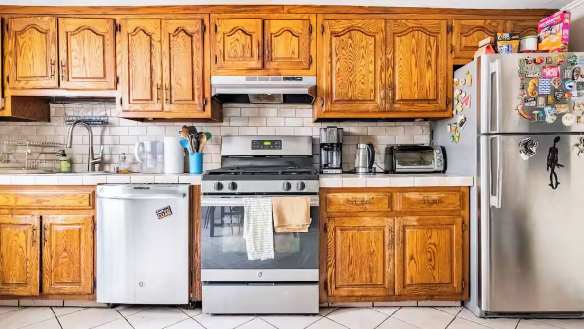 Williamsburg House | Charming bedroom with lofted bed in Vibrant Williamsburg, Brooklyn with roomates
