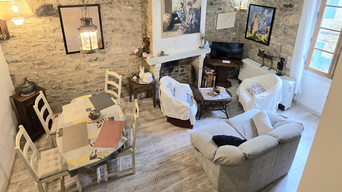 Beynac-et-Cazenac Cottage | Charming Beynac home with AC and private parking