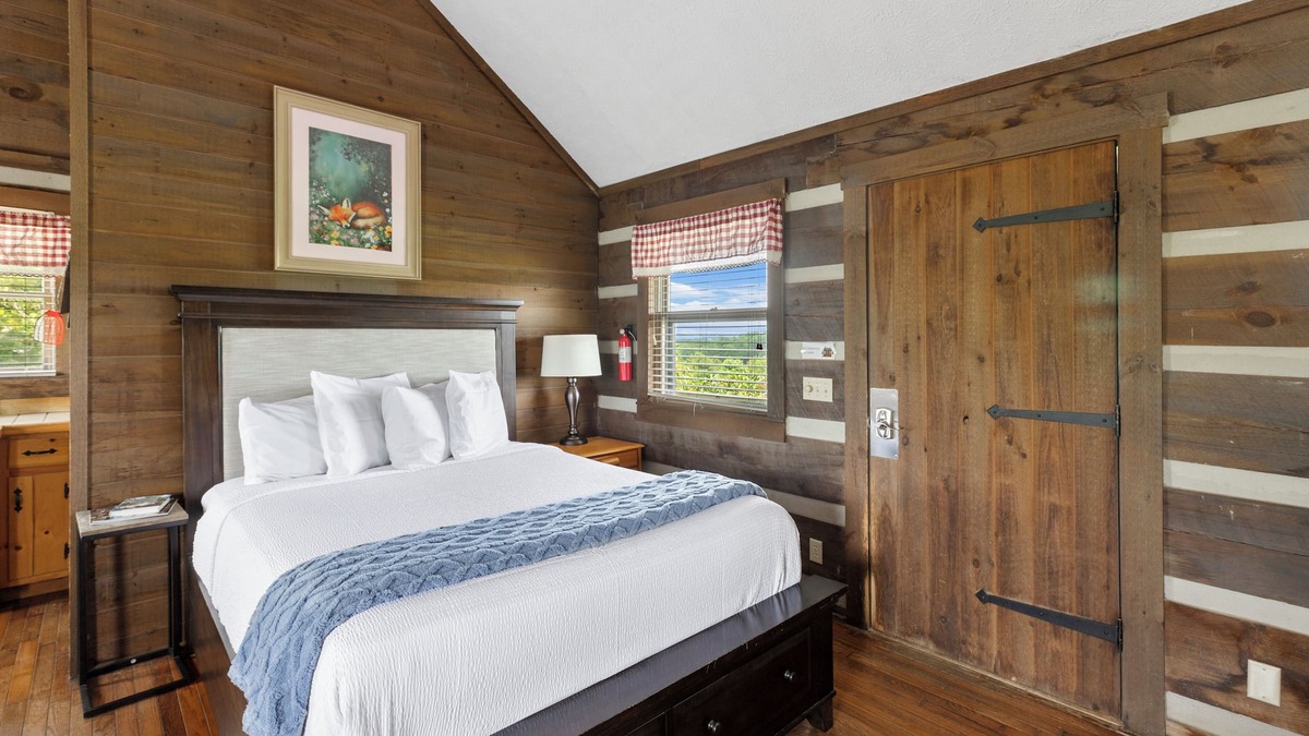 Fancy Gap Cabin | Charming Blue Ridge Cabin with Jacuzzi and Mountain Views-Cabin 2