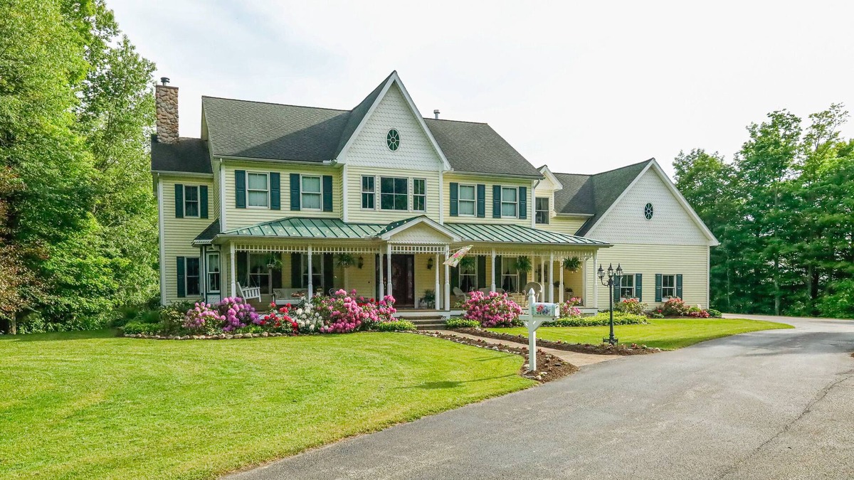 McKean Bed & Breakfast | Charming BnB on private estate with pool: Room #3