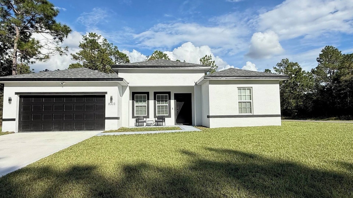 Citrus Springs House | Charming brand new 4-bedroom house minutes from Rainbow Springs, Crystal Rivers.
