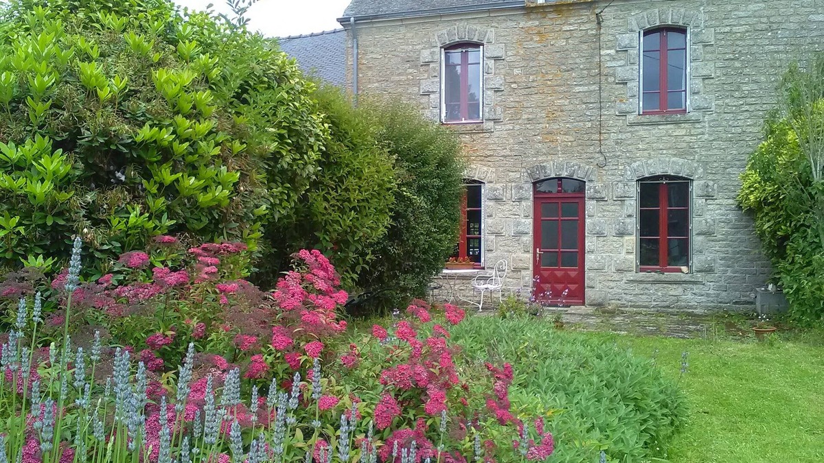 La Croix-Hellean House | Charming Breton house