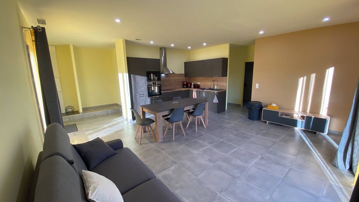 Trevillach Apartment | Charming bright apartment with large living room and 2 bedrooms - Comfort guaranteed