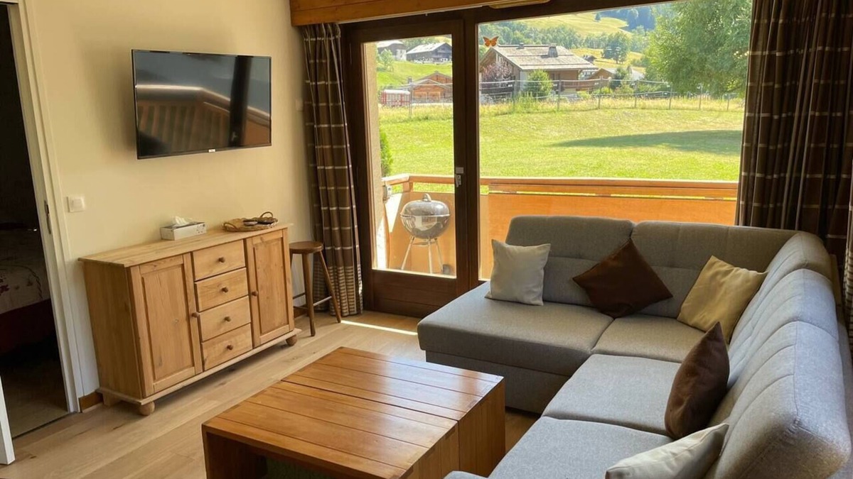 Praz-sur-Arly Condo | Charming Bright Spacious Village Walk to lift Hike