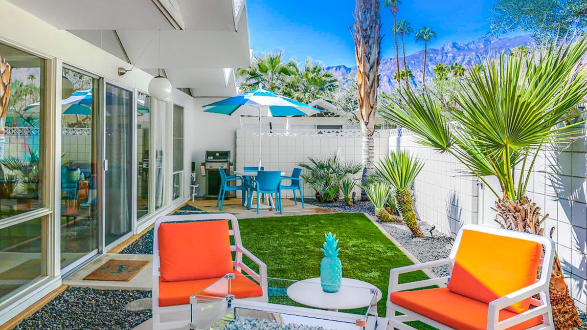 Araby Commons Condo | Charming & bright mid-century condo with shared pool - Free WiFi