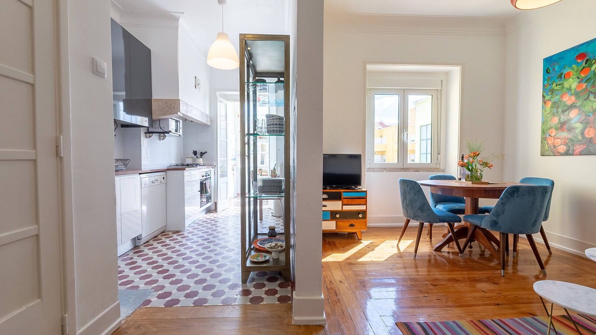 Alcantara Apartment | Charming & Bright Apartment - Arty Belém