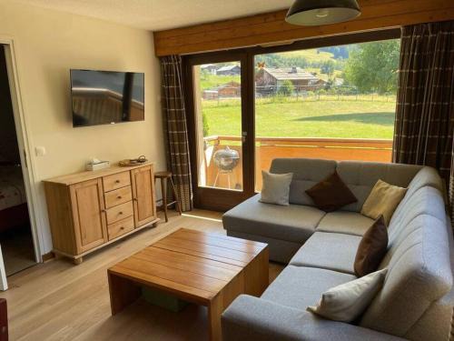Praz-sur-Arly Apartment | Charming Bright Spacious Village Walk to lift Hike