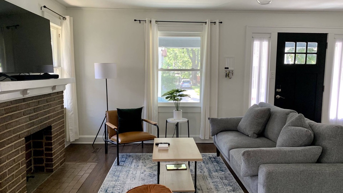 South Kansas City House | Charming Brookside Bungalow