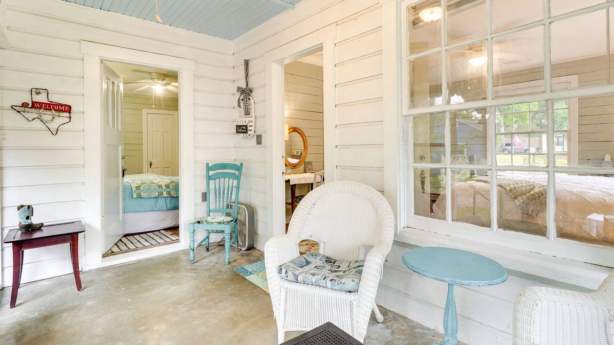 College Station Cottage | Charming Bryan Home - 3 Mi to Kyle Field!