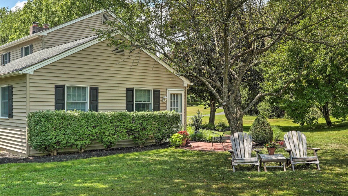 Newtown Apartment | Charming Bucks County Retreat ~ 4 Mi to Downtown!