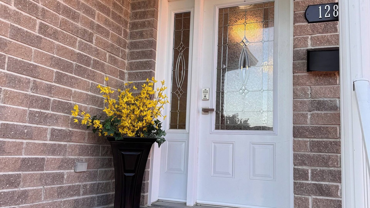 Cornwall House | Charming Bungalow in quiet neighbourhood