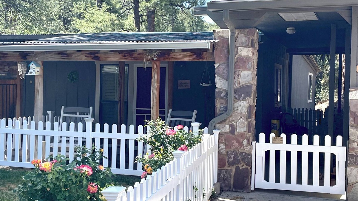 Oak Knoll Village House | Charming bungalow in peaceful Prescott National Forest with AC