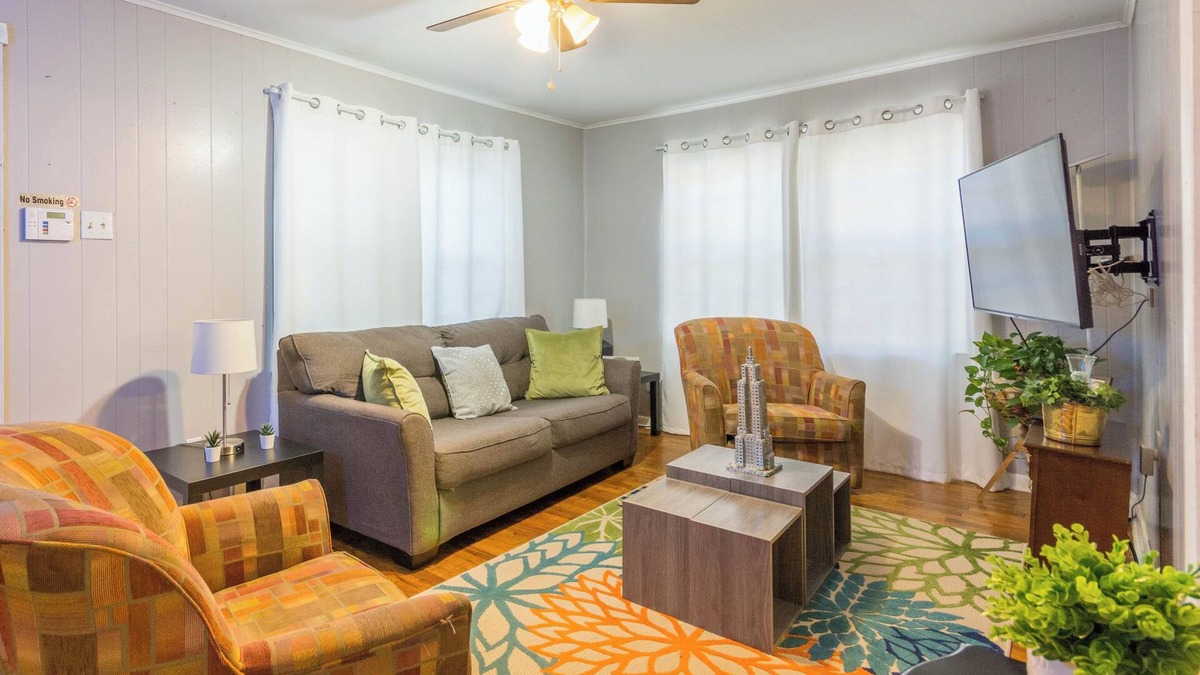 Little Rock House | Charming Bungalow with Keyless Entry
