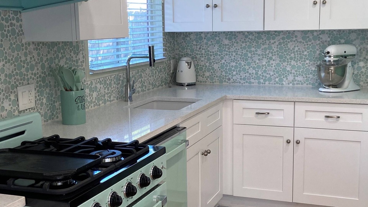 Windsor Park House | Charming bungalow with mid-century flair in Austin with WiFi and AC
