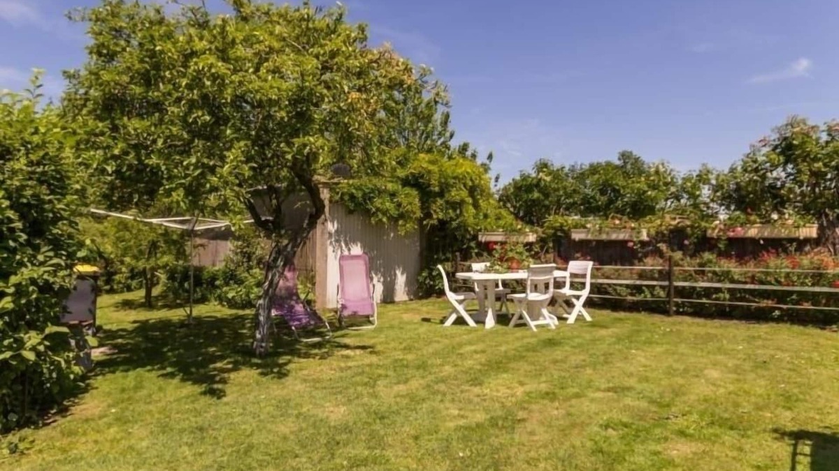 Saint-Andre-des-Eaux Cottage | "Charming Cottage 6km from Beach, Near La Baule & Brière Park - Enclosed Garden, Free WiFi"