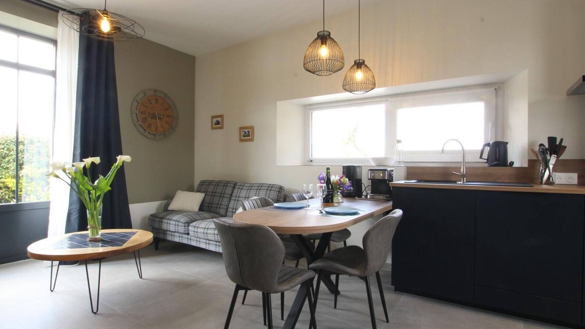 Sainte-Marie-du-Mont Cottage | Charming Cottage in Cotentin: 1BR, Private Terrace, Near D-Day Beaches, Farm Stay Experience