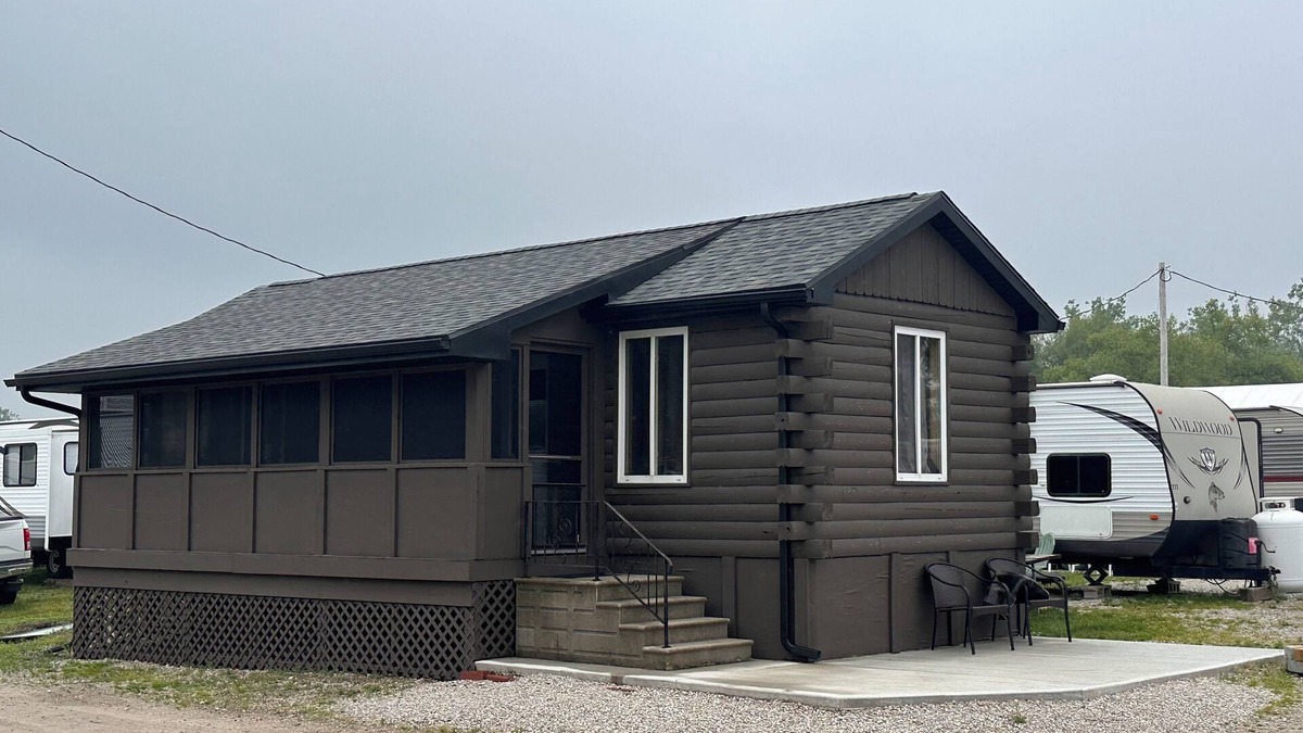 Oak Harbor Cabin | Charming cabin At Magee East Marina & Campground