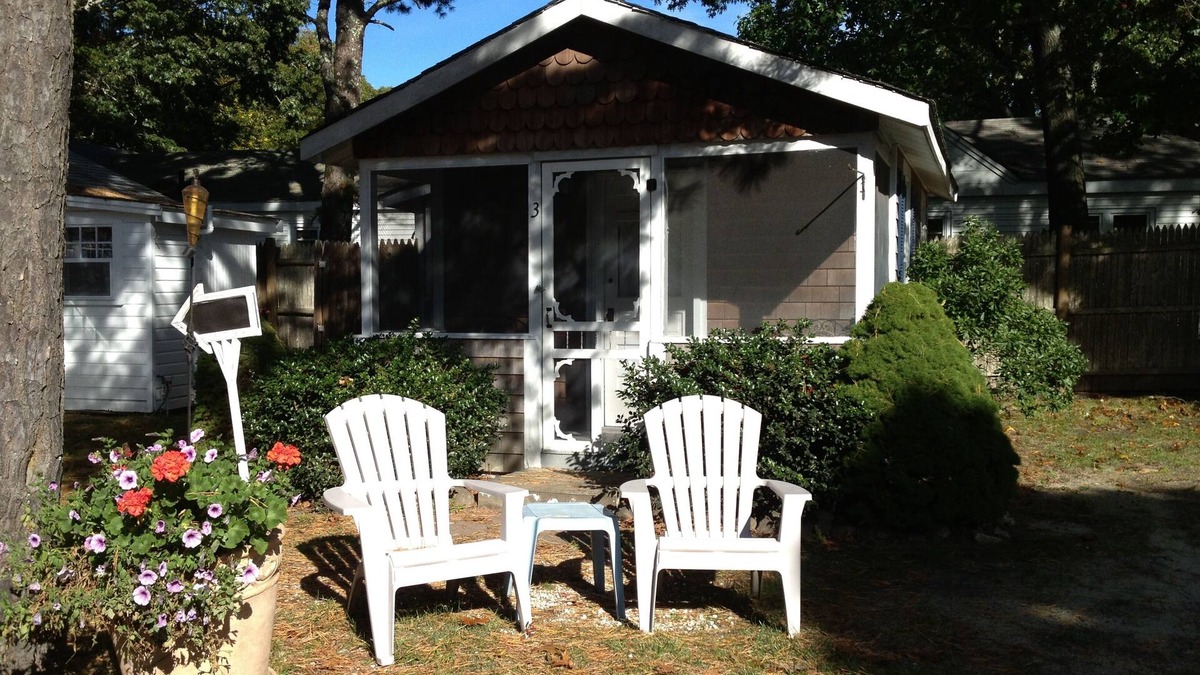 Bass River Cabin | Charming Cabin for 2 w pool, 1mile to ocean, BBQ, Pet ok, walk to mini golf/food