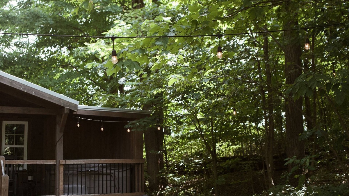 Beach City Cabin | Charming cabin for 2, with private hot tub and peaceful creek