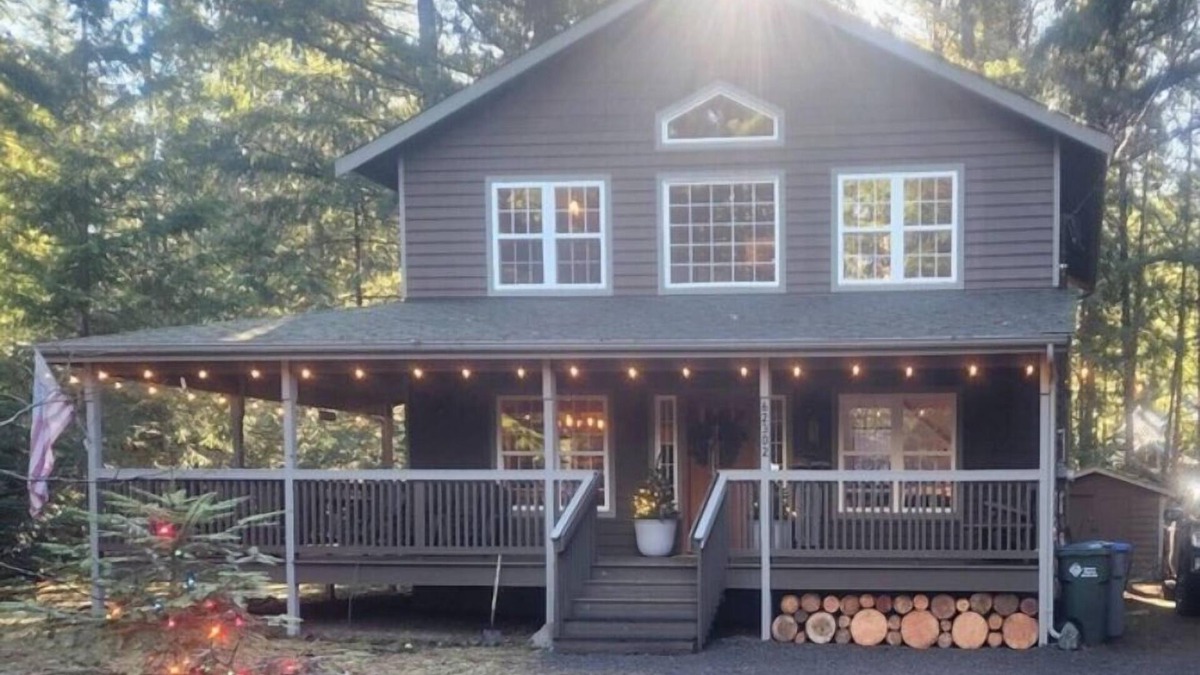 Enumclaw Cabin | Charming Cabin Getaway Near Hiking Trails & Ski Slopes