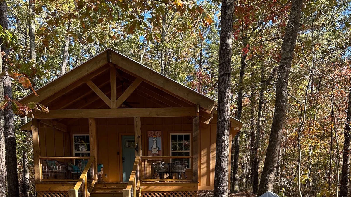 Mentone Cabin | Charming Cabin Getaway: Where Rustic Meets Remarkable