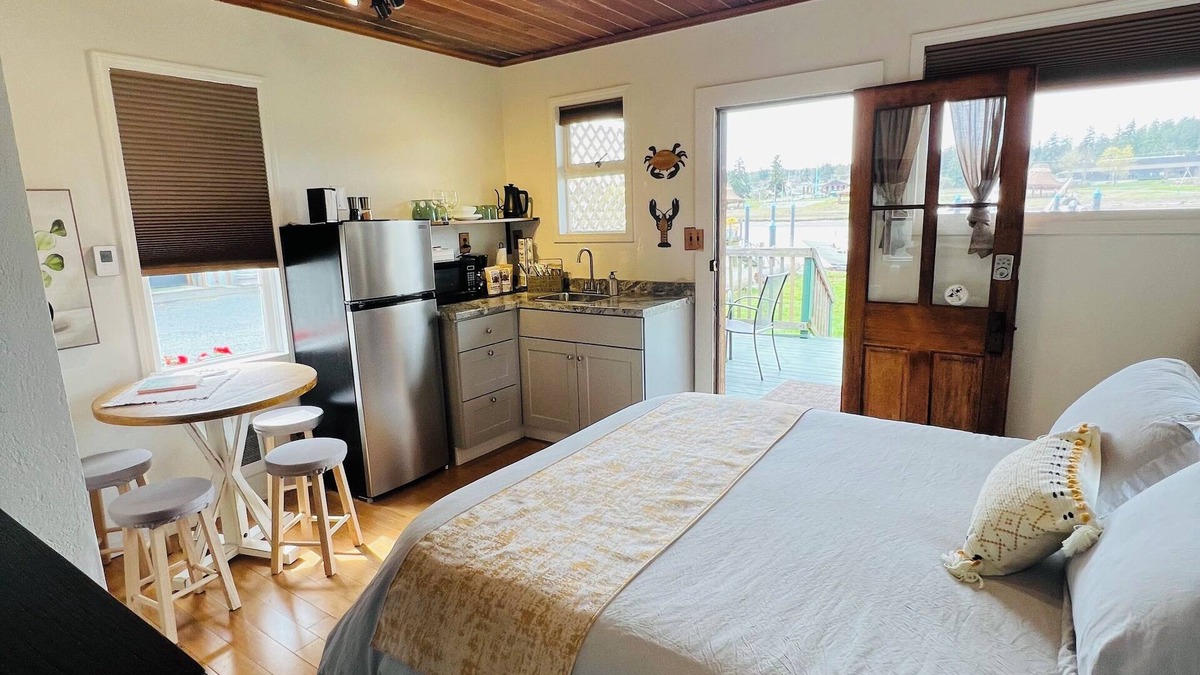 La Conner Cabin | Charming cabin in beautiful La Conner with Hot tub