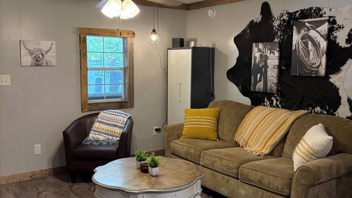 Belvidere Cabin | Charming cabin in Belvidere with WiFi and AC