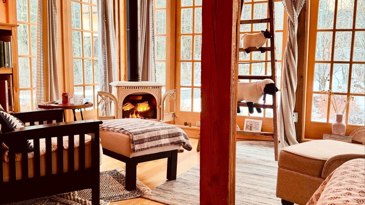 Greenfield Cabin | Charming cabin in delightful Greenfield New Hampshire with WiFi access