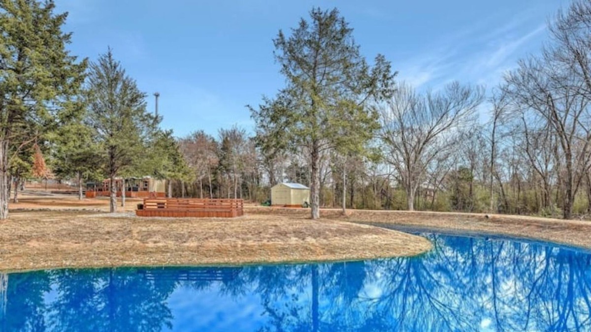 Gainesville Cabin | Charming cabin in nature near Casino and Winery
