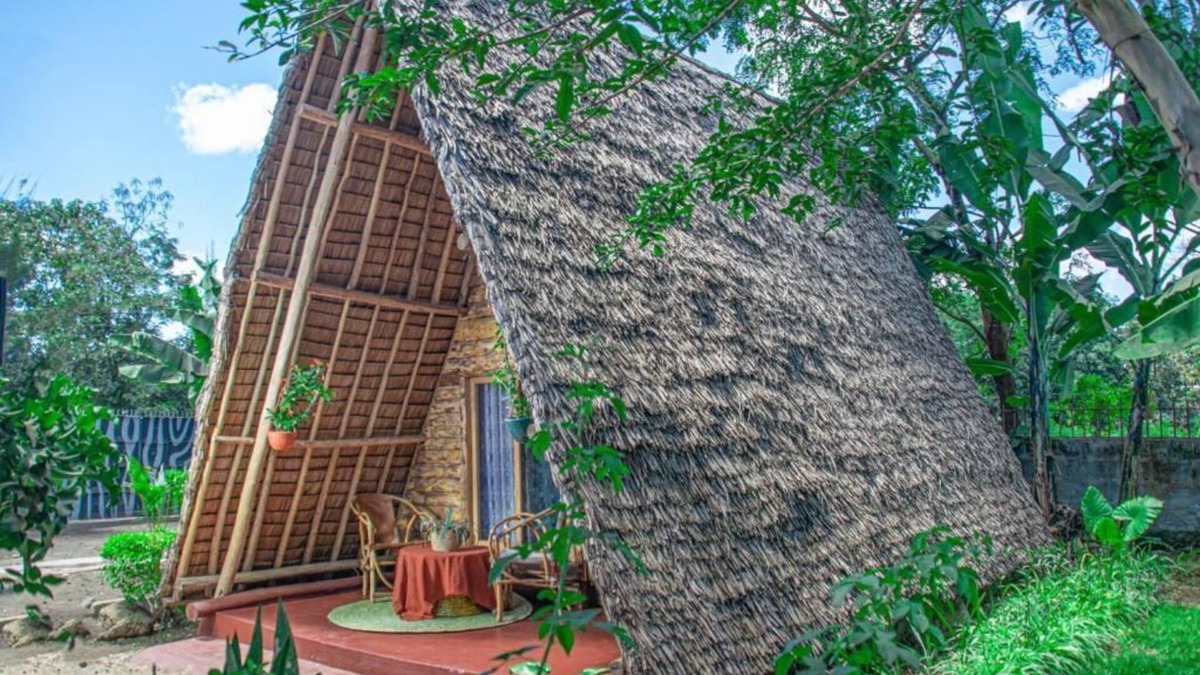 Arusha Cabin | Charming Cabin in our Eco-Garden Homestay near Kilimanjaro International Airport