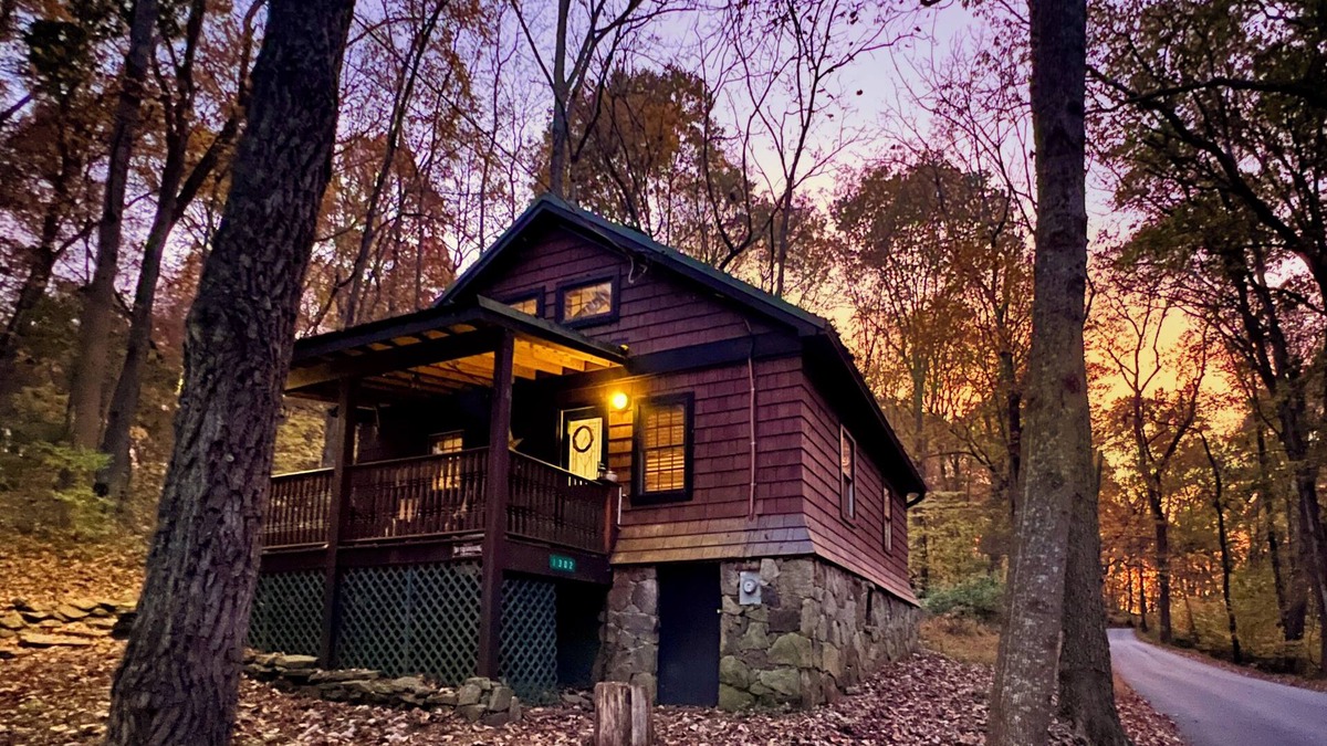 Bakerton Cabin | Charming Cabin in the Woods with River Access